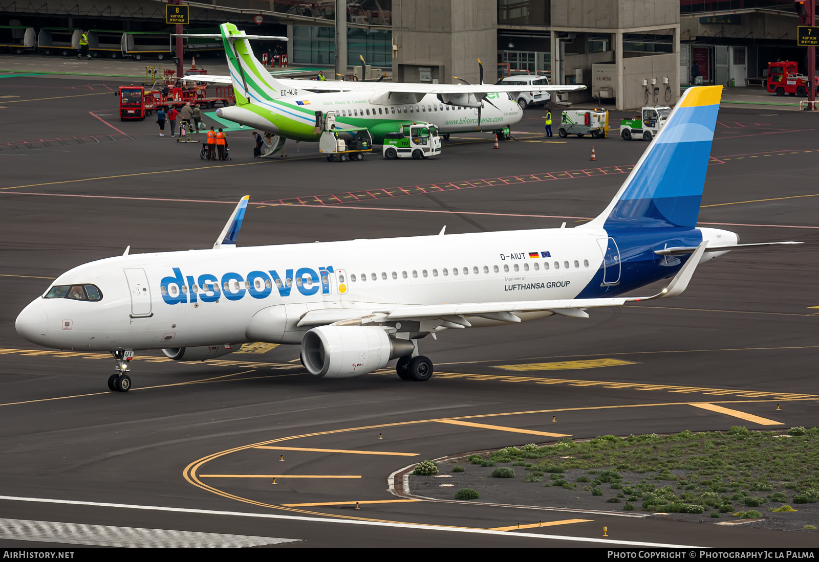 Aircraft Photo of D-AIUT | Airbus A320-214 | Discover Airlines | AirHistory.net #780327