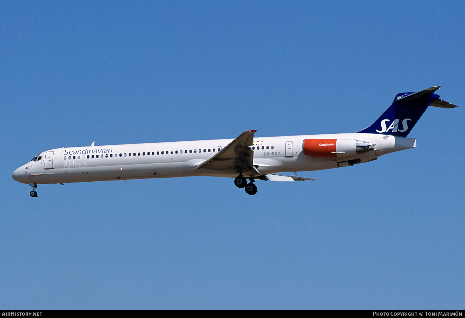 Aircraft Photo of LN-ROP | McDonnell Douglas MD-82 (DC-9-82) | Scandinavian Airlines - SAS | AirHistory.net #780343