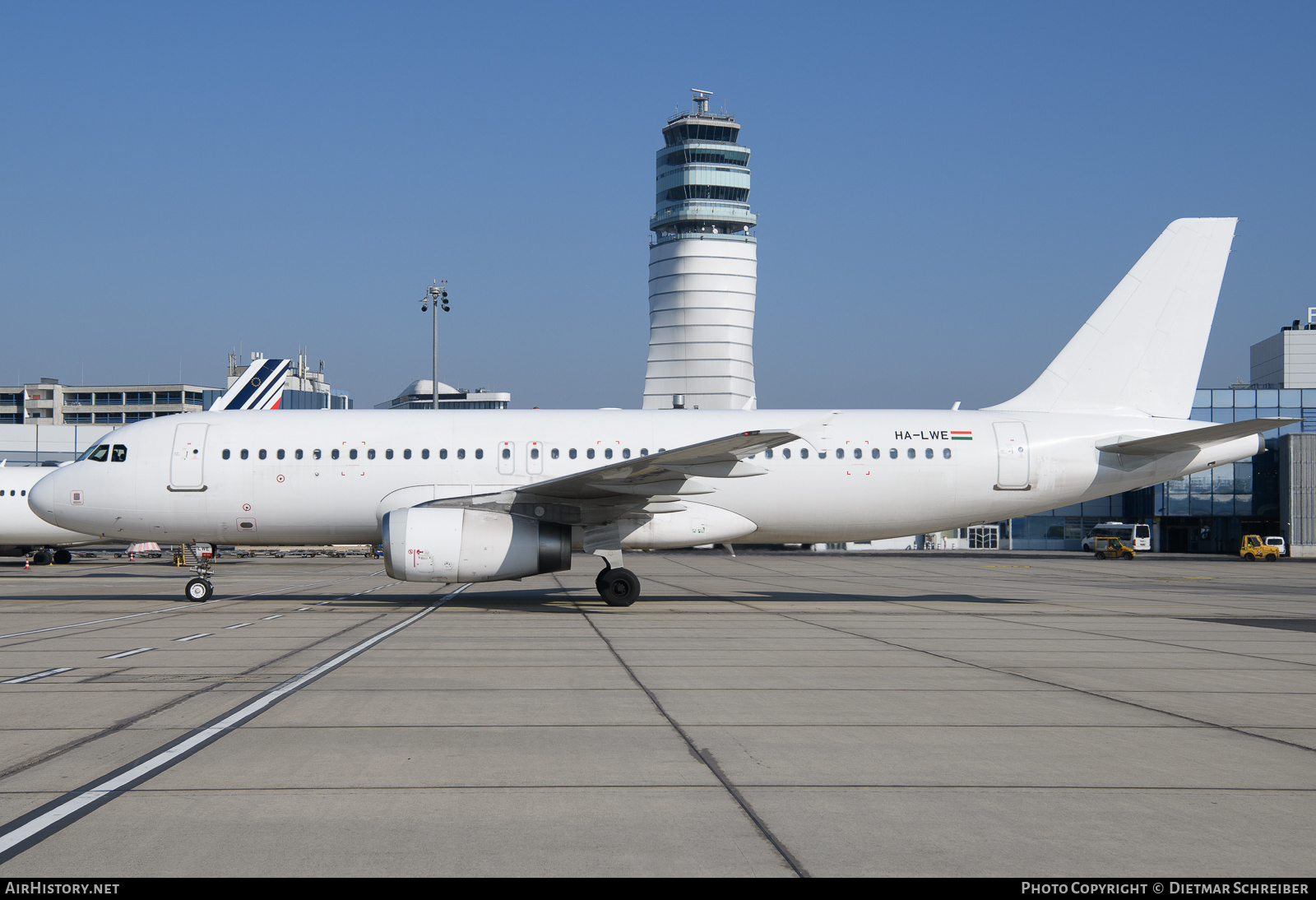 Aircraft Photo of HA-LWE | Airbus A320-232 | Wizz Air | AirHistory.net #780411
