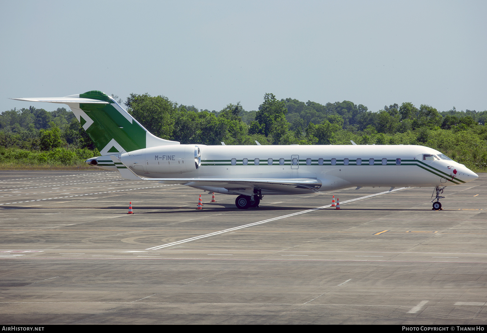 Aircraft Photo of M-FINE | Bombardier Global 5000 (BD-700-1A11) | AirHistory.net #780572