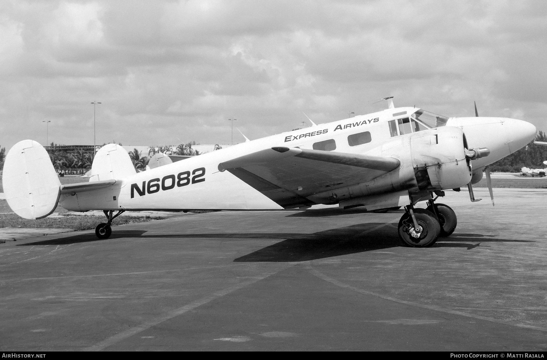 Aircraft Photo of N6082 | Beech UC-45J Expeditor | Express Airways | AirHistory.net #780652