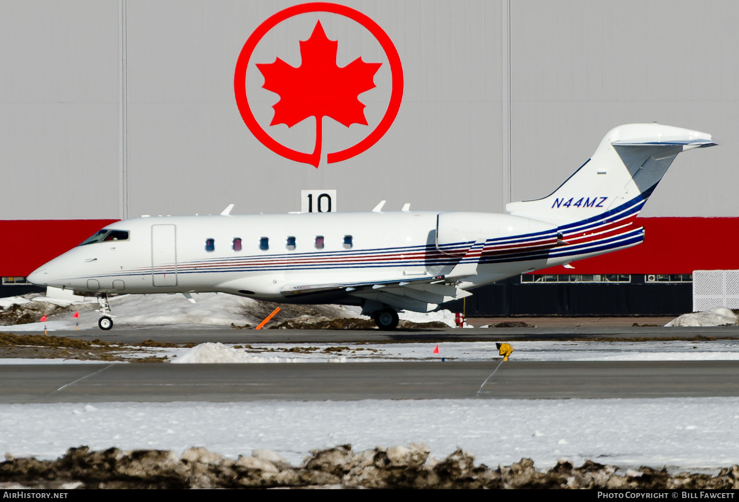 Aircraft Photo of N44MZ | Bombardier Challenger 300 (BD-100-1A10) | AirHistory.net #780795