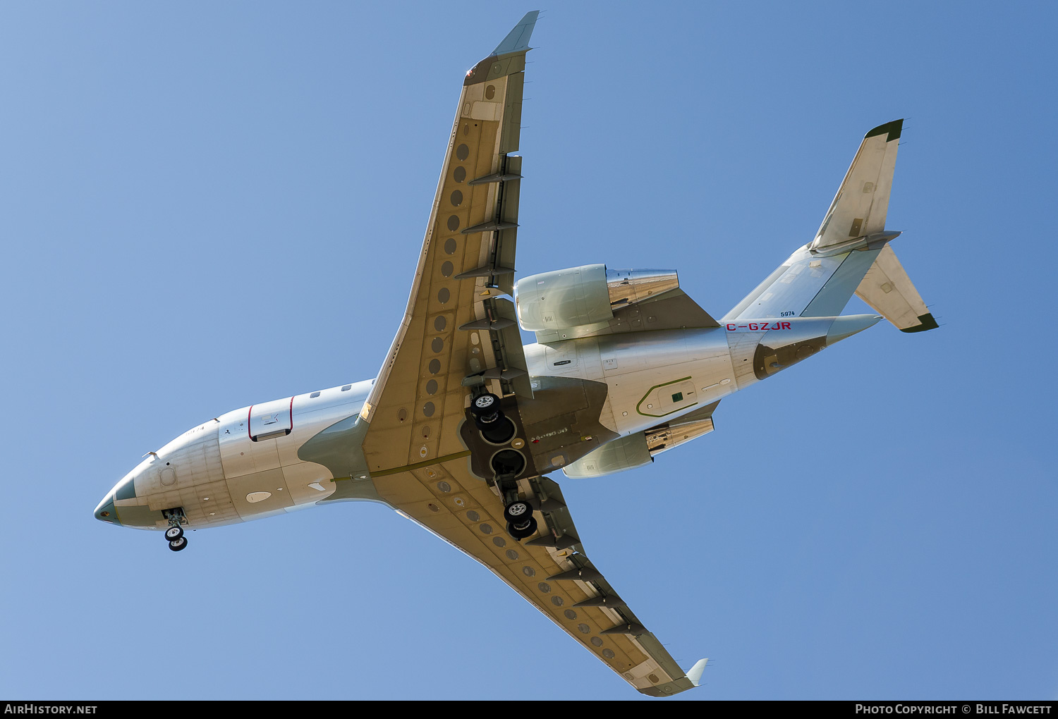 Aircraft Photo of C-GZJR | Bombardier Challenger 605 (CL-600-2B16) | AirHistory.net #780833