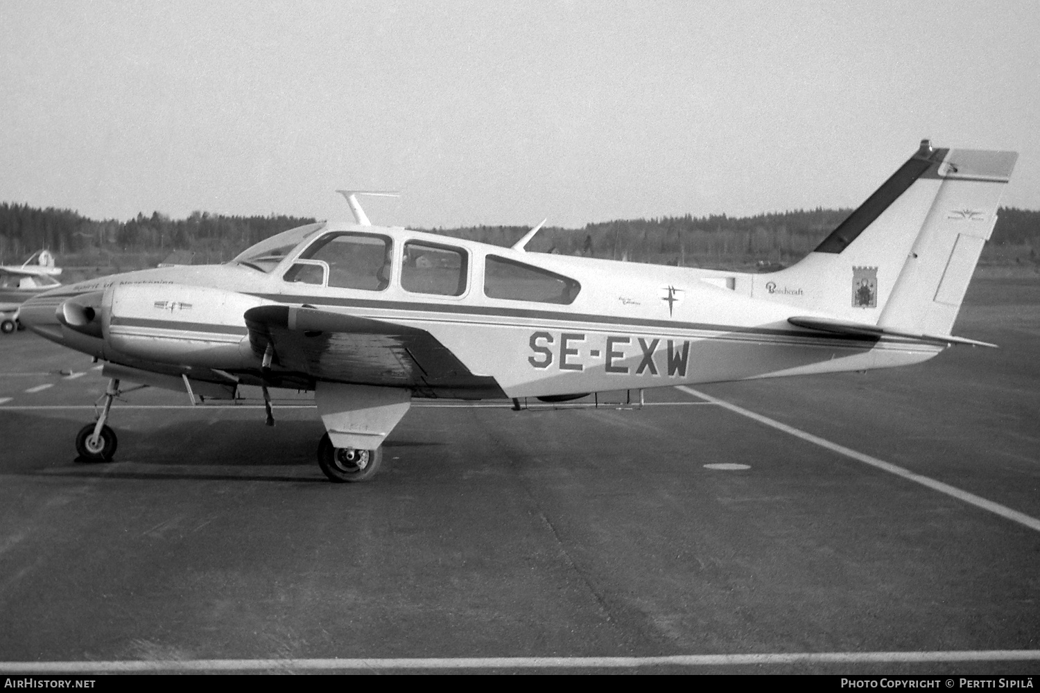 Aircraft Photo of SE-EXW | Beech B55 Baron (95-B55) | Kungsair | AirHistory.net #780852