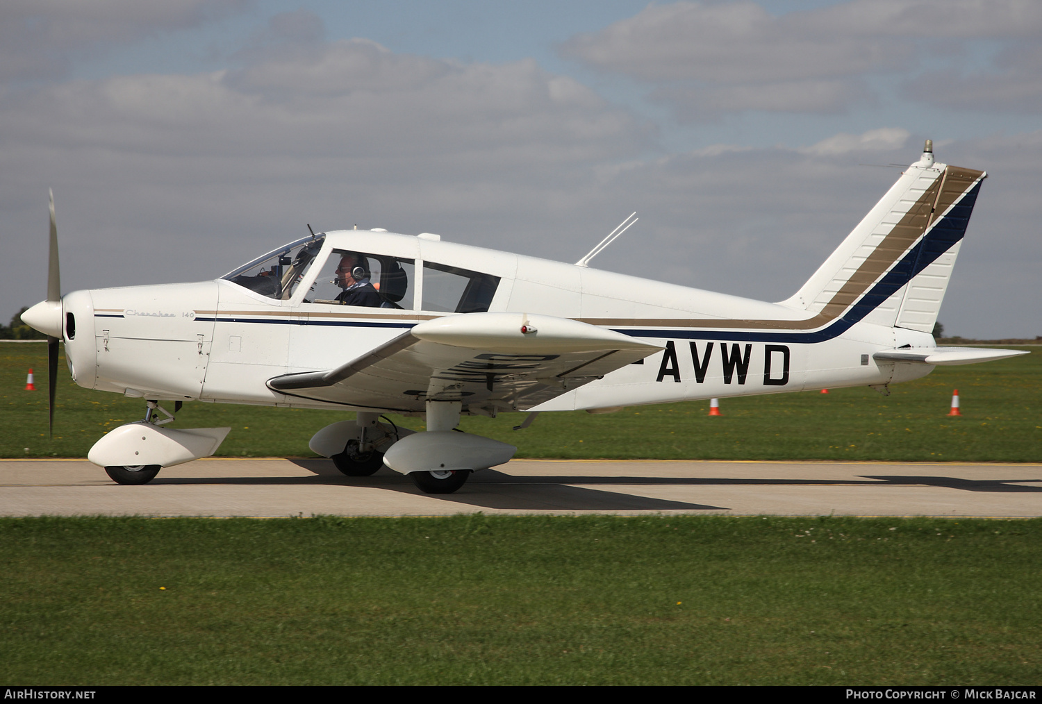 Aircraft Photo of G-AVWD | Piper PA-28-140 Cherokee | AirHistory.net #780855