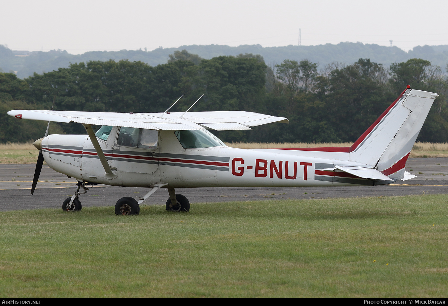 Aircraft Photo of G-BNUT | Cessna 152 | AirHistory.net #780940