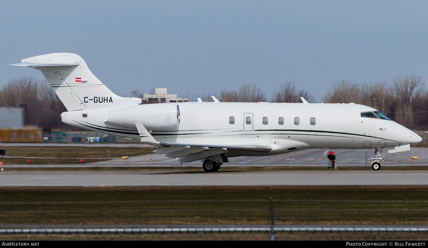 Aircraft Photo of C-GUHA | Bombardier Challenger 300 (BD-100-1A10) | AirHistory.net #781115