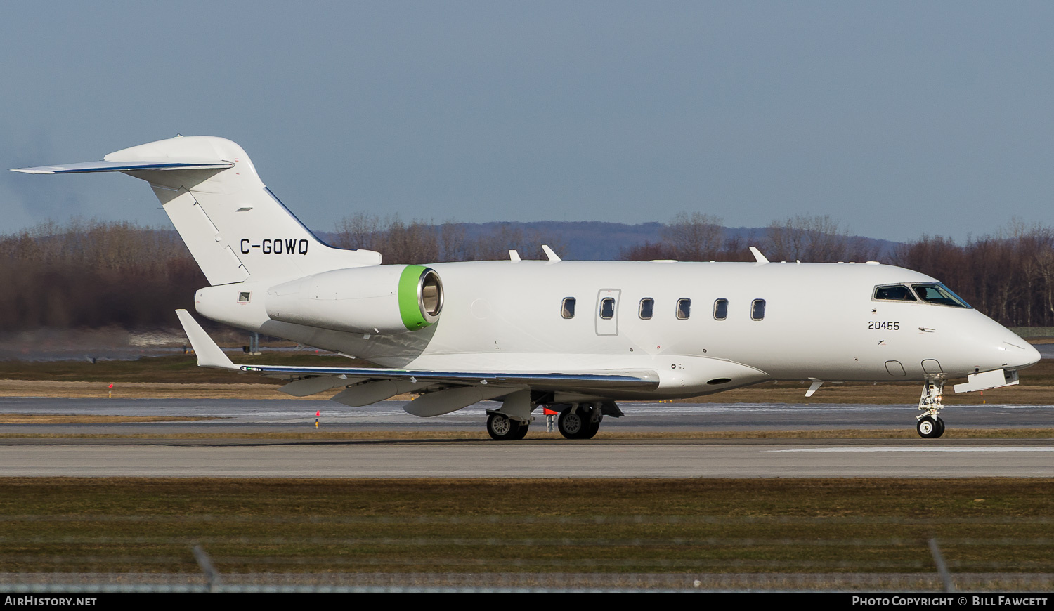 Aircraft Photo of C-GOWQ | Bombardier Challenger 300 (BD-100-1A10) | AirHistory.net #781118