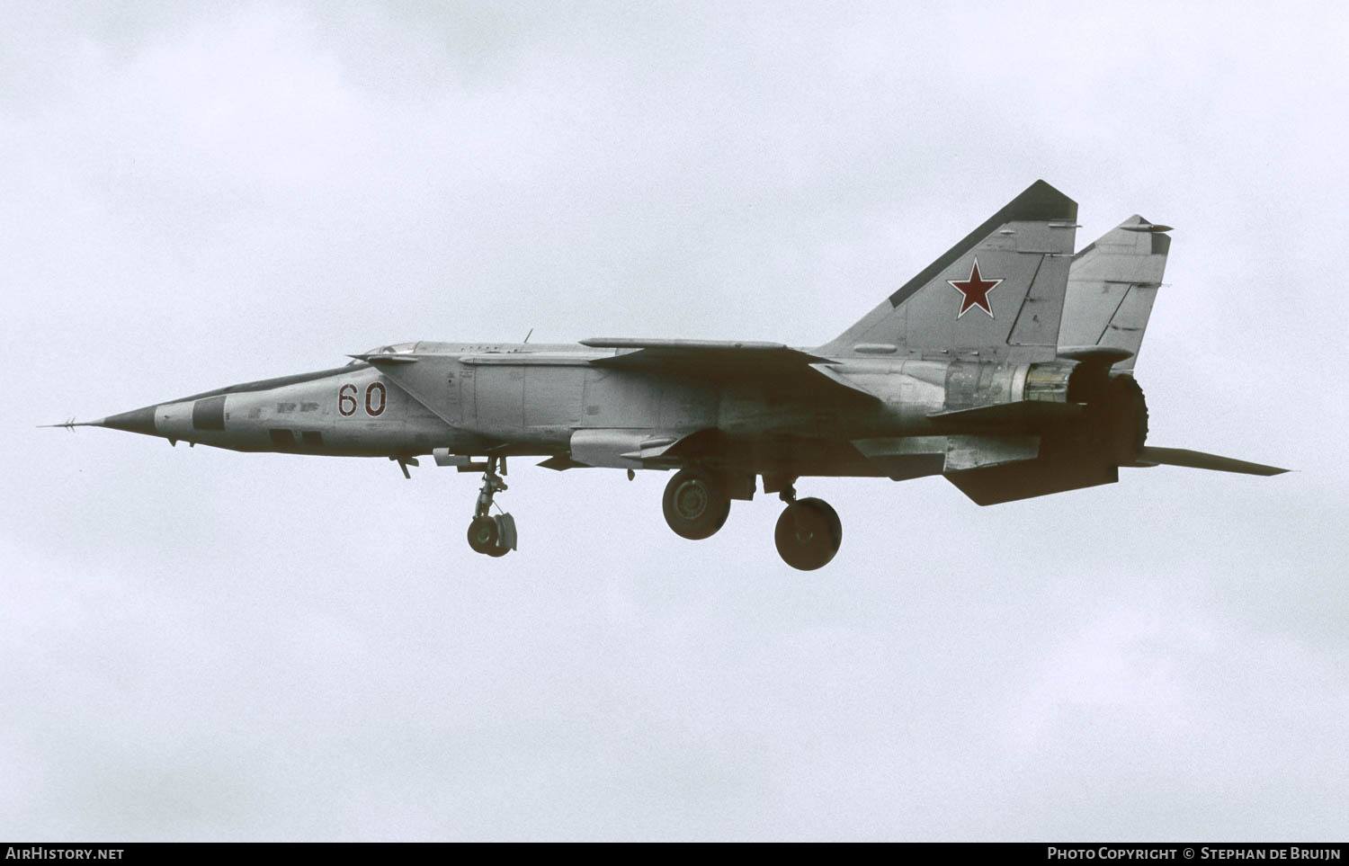 Aircraft Photo of 60 red | Mikoyan-Gurevich MiG-25RBS | Soviet Union - Air Force | AirHistory.net #781164