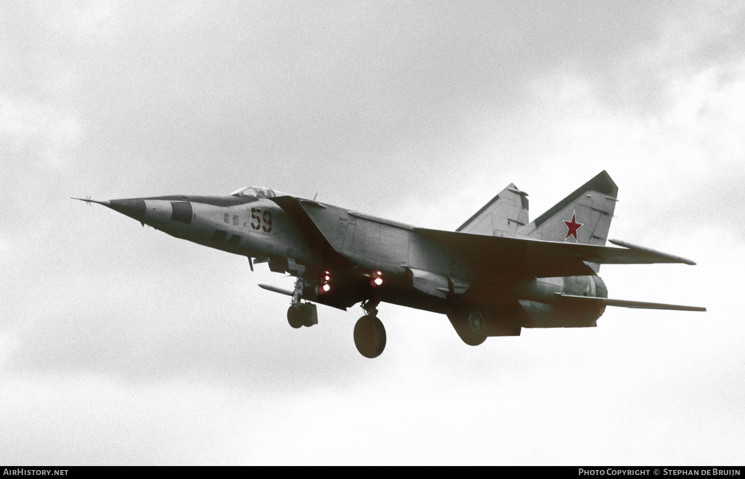Aircraft Photo of 59 red | Mikoyan-Gurevich MiG-25RBF | Soviet Union - Air Force | AirHistory.net #781166