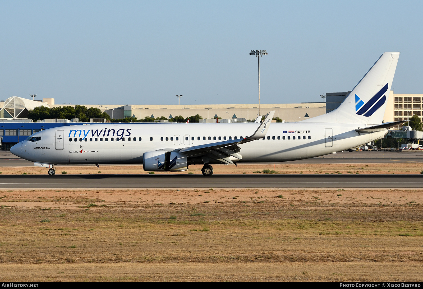 Aircraft Photo of 9A-LAB | Boeing 737-8K5 | MyWings | AirHistory.net #781574