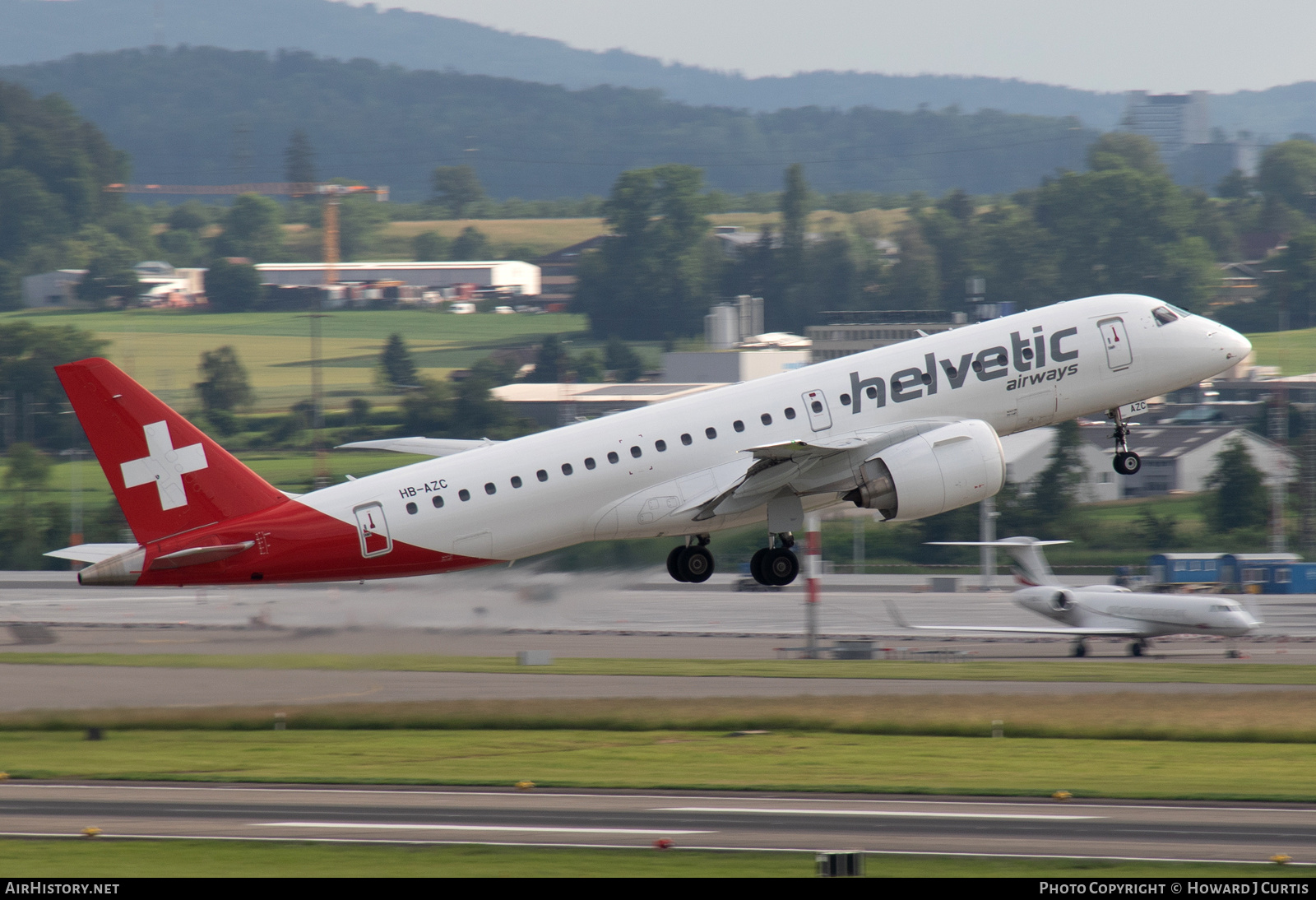 Aircraft Photo of HB-AZC | Embraer 190-E2 (ERJ-190-300) | Helvetic Airways | AirHistory.net #781851