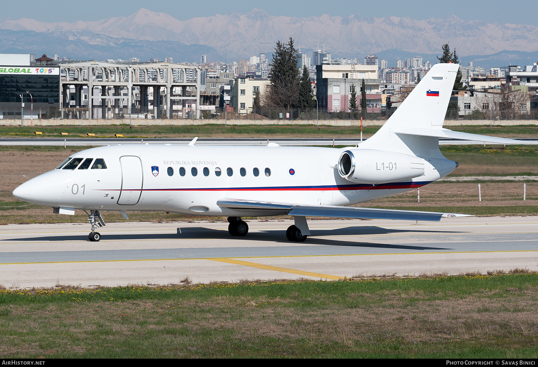 Aircraft Photo of L1-01 | Dassault Falcon 2000EX | Slovenia - Air Force | AirHistory.net #782278