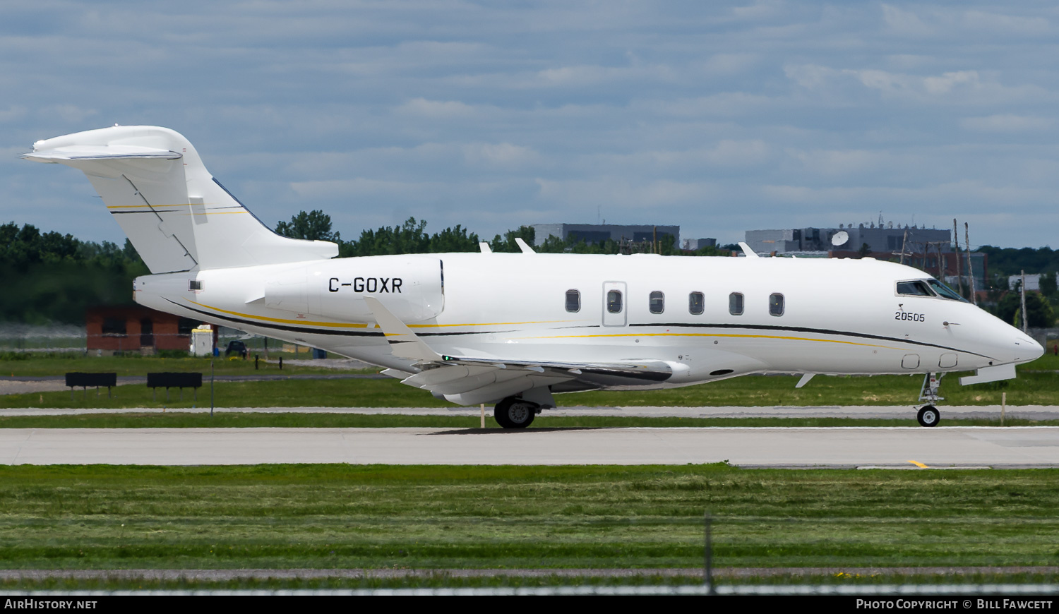 Aircraft Photo of C-GOXR | Bombardier Challenger 350 (BD-100-1A10) | AirHistory.net #782317