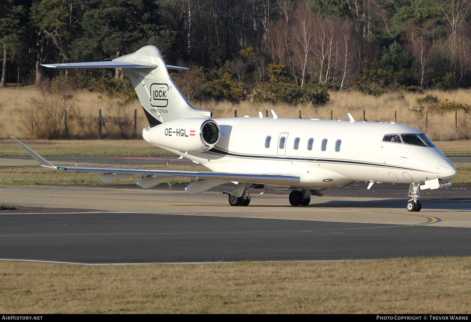 Aircraft Photo of OE-HGL | Bombardier Challenger 3500 (BD-100-1A10) | Glock Aviation | AirHistory.net #782400