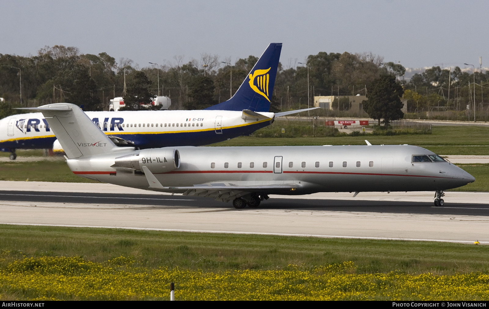 Aircraft Photo of 9H-ILA | Bombardier Challenger 850 (CRJ-200SE/CL-600-2B19) | VistaJet | AirHistory.net #782532