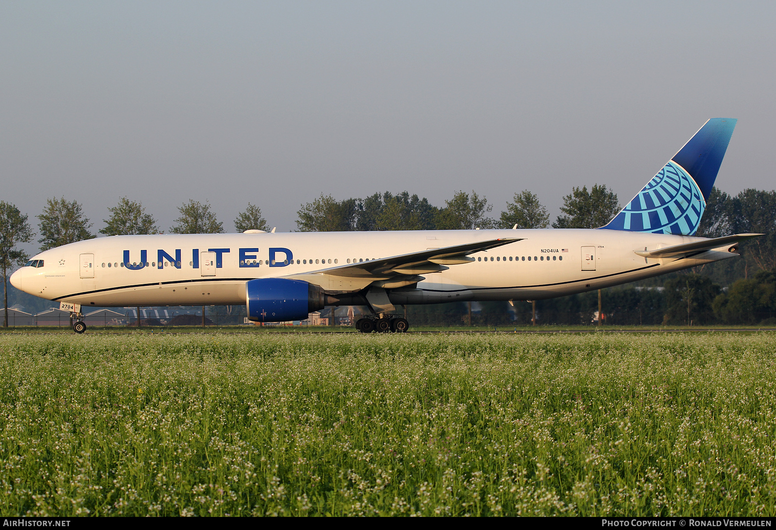 Aircraft Photo of N204UA | Boeing 777-222/ER | United Airlines | AirHistory.net #782608