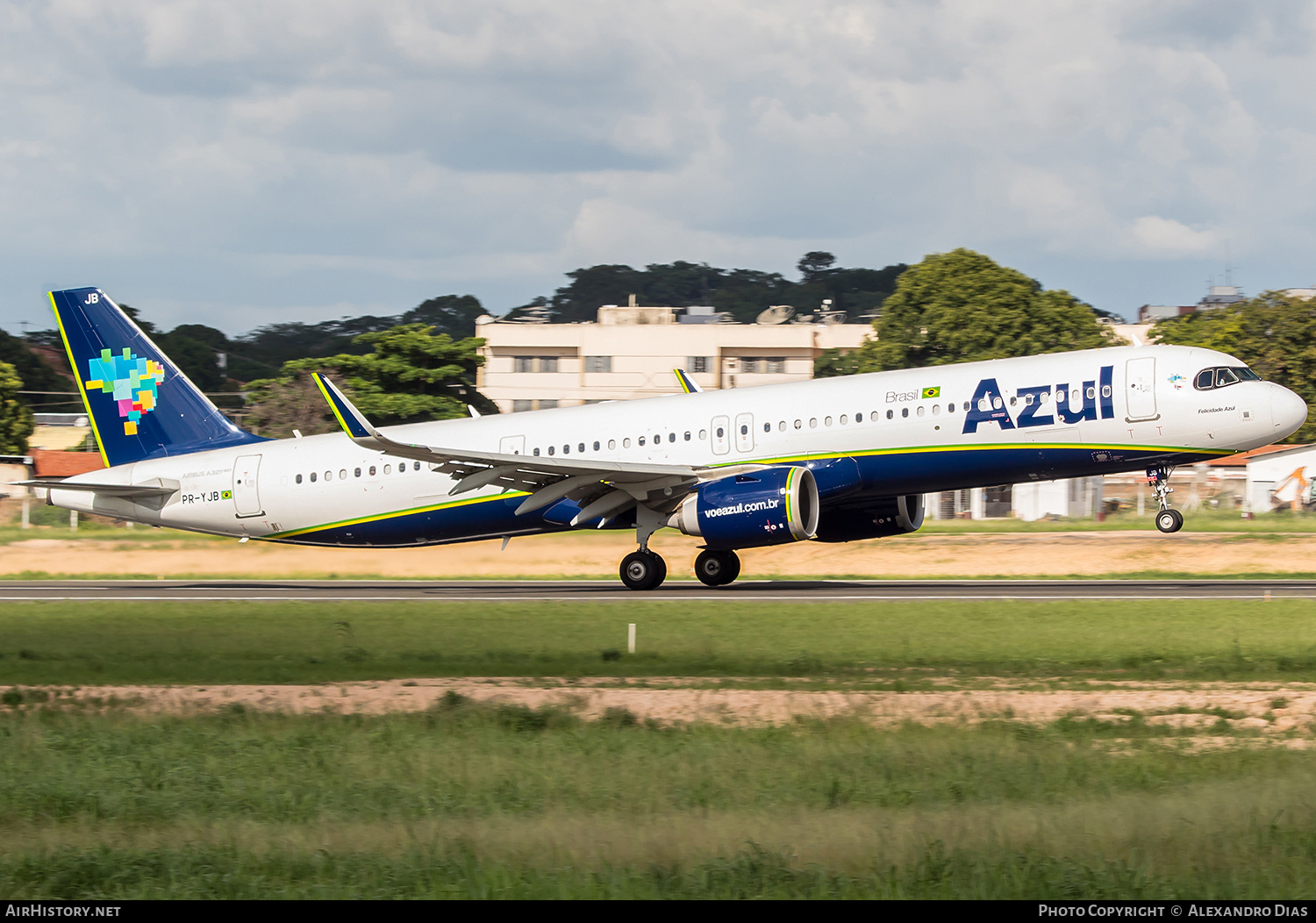 Aircraft Photo of PR-YJB | Airbus A321-251NX | Azul Linhas Aéreas Brasileiras | AirHistory.net #782651