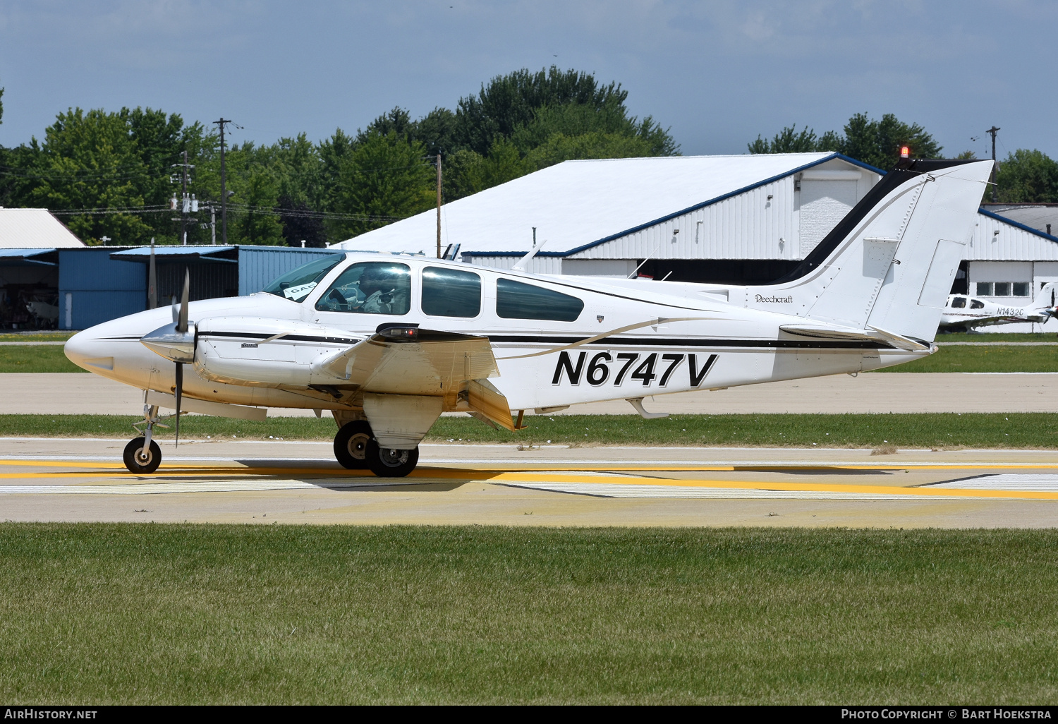 Aircraft Photo of N6747V | Beech 95-B55 Baron | AirHistory.net #782654