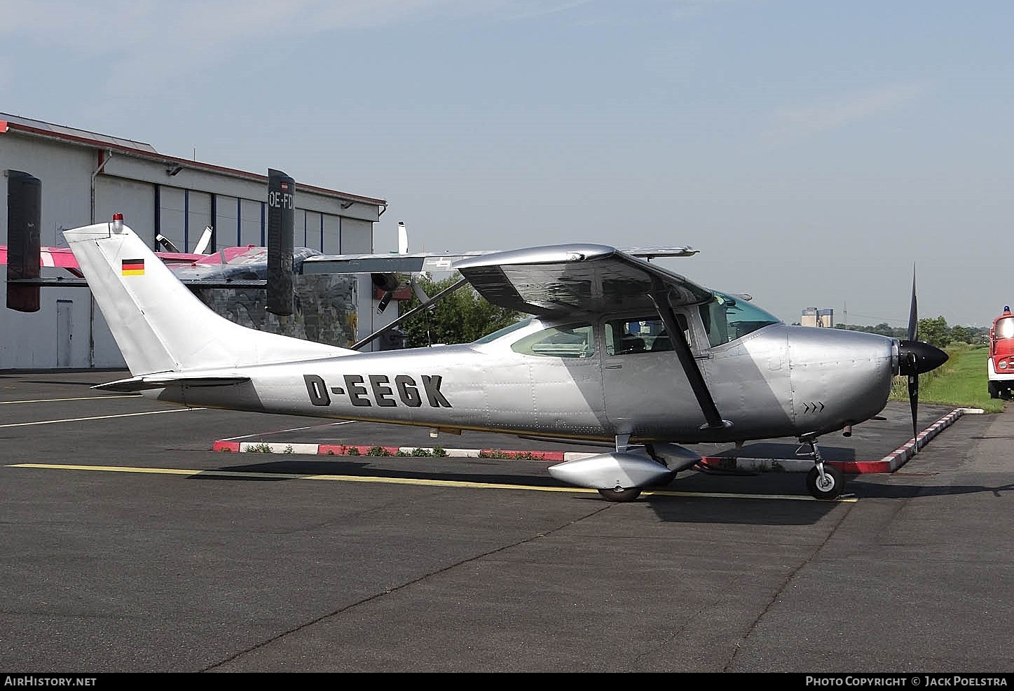 Aircraft Photo of D-EEGK | Cessna 182J Skylane | AirHistory.net #782821