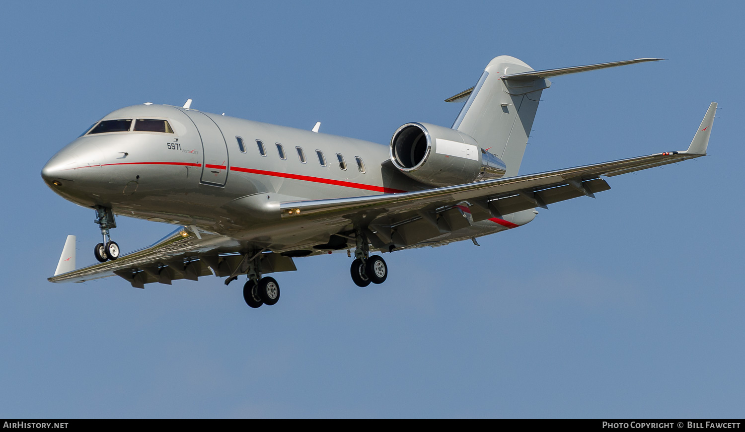 Aircraft Photo of C-GYLZ | Bombardier Challenger 605 (CL-600-2B16) | VistaJet | AirHistory.net #782897