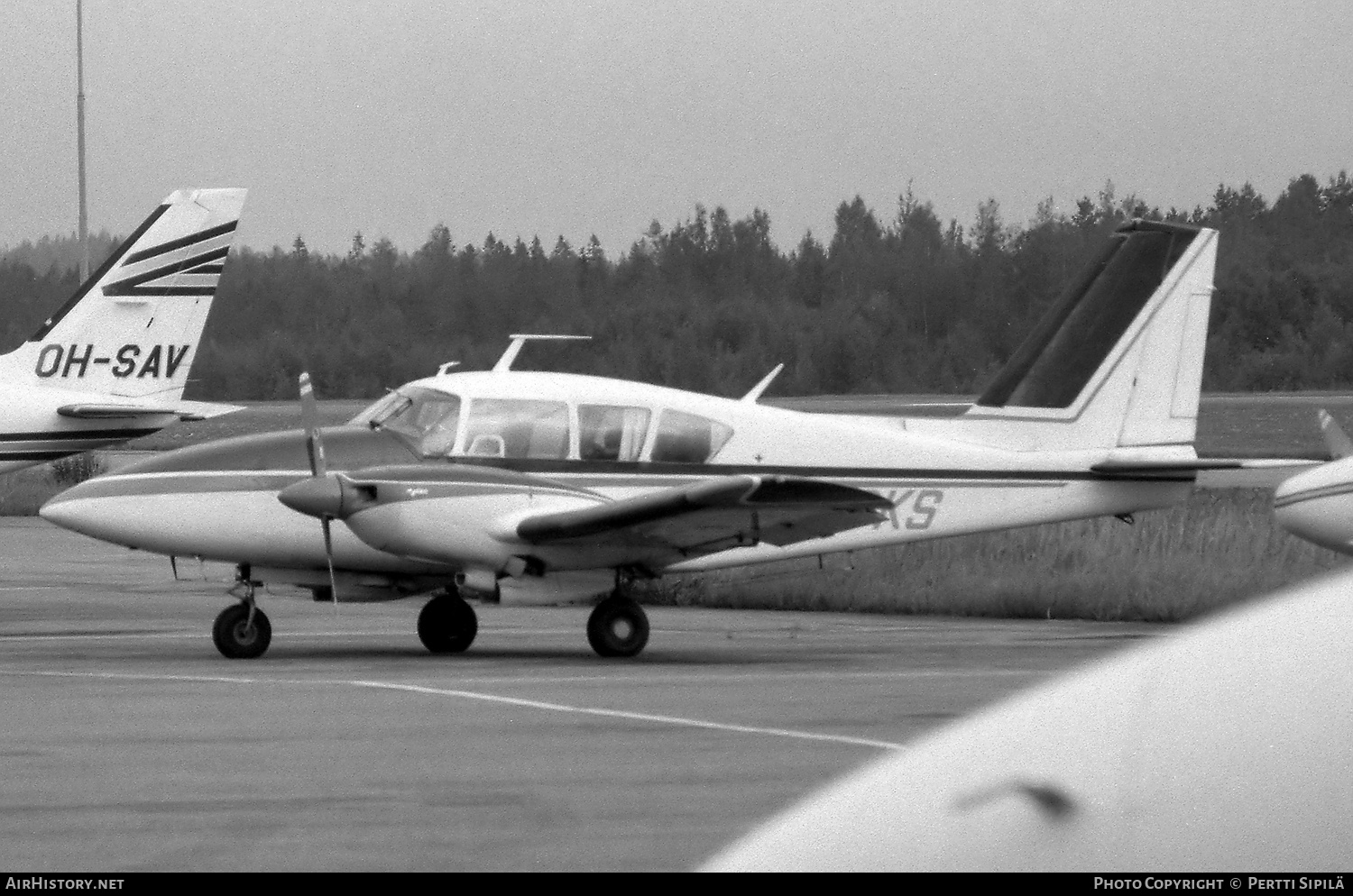 Aircraft Photo of OH-PKS | Piper PA-23-250 Aztec E | AirHistory.net #783249