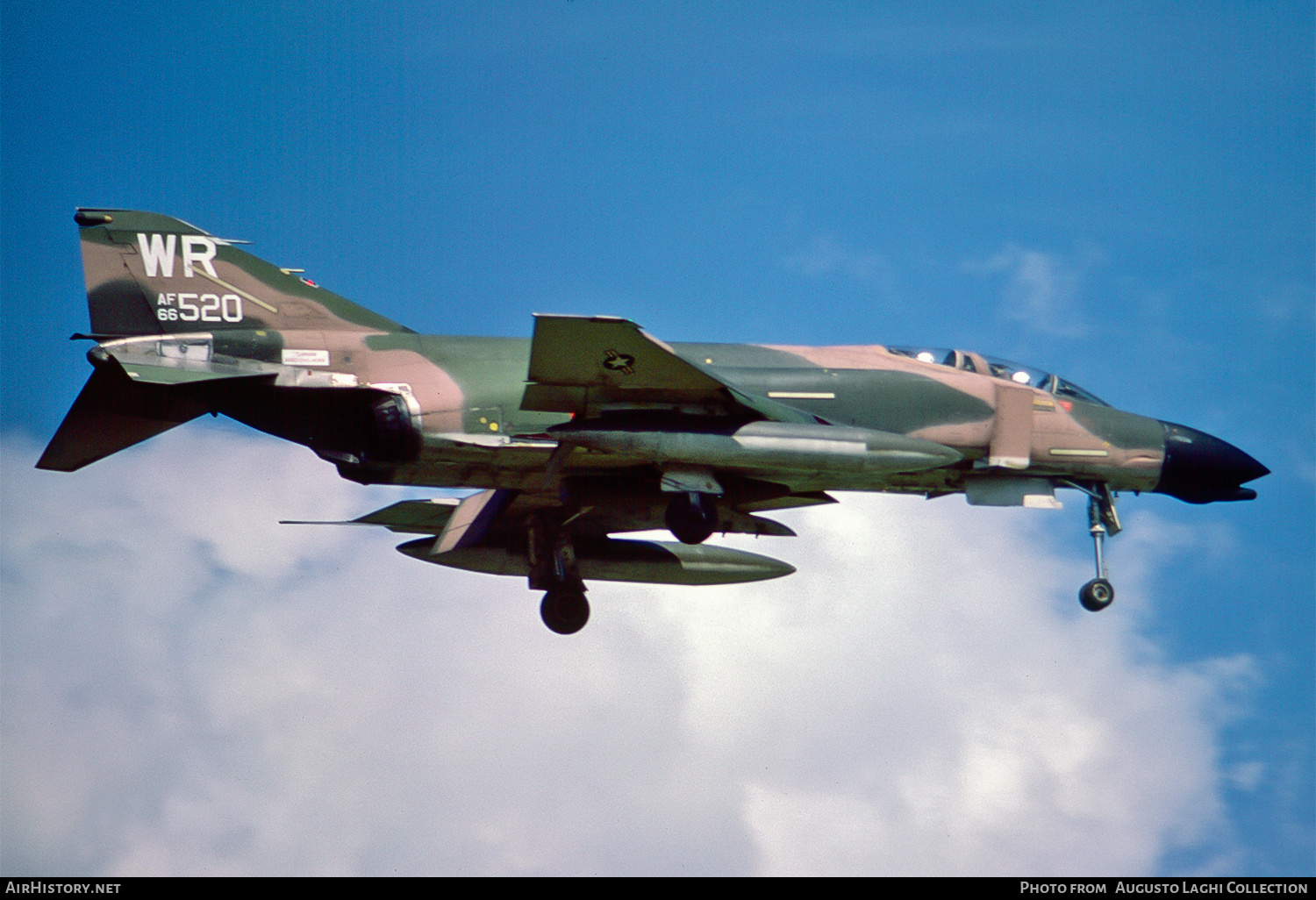 Aircraft Photo of 66-7520 / AF66-520 | McDonnell F-4D Phantom II | USA - Air Force | AirHistory.net #783252