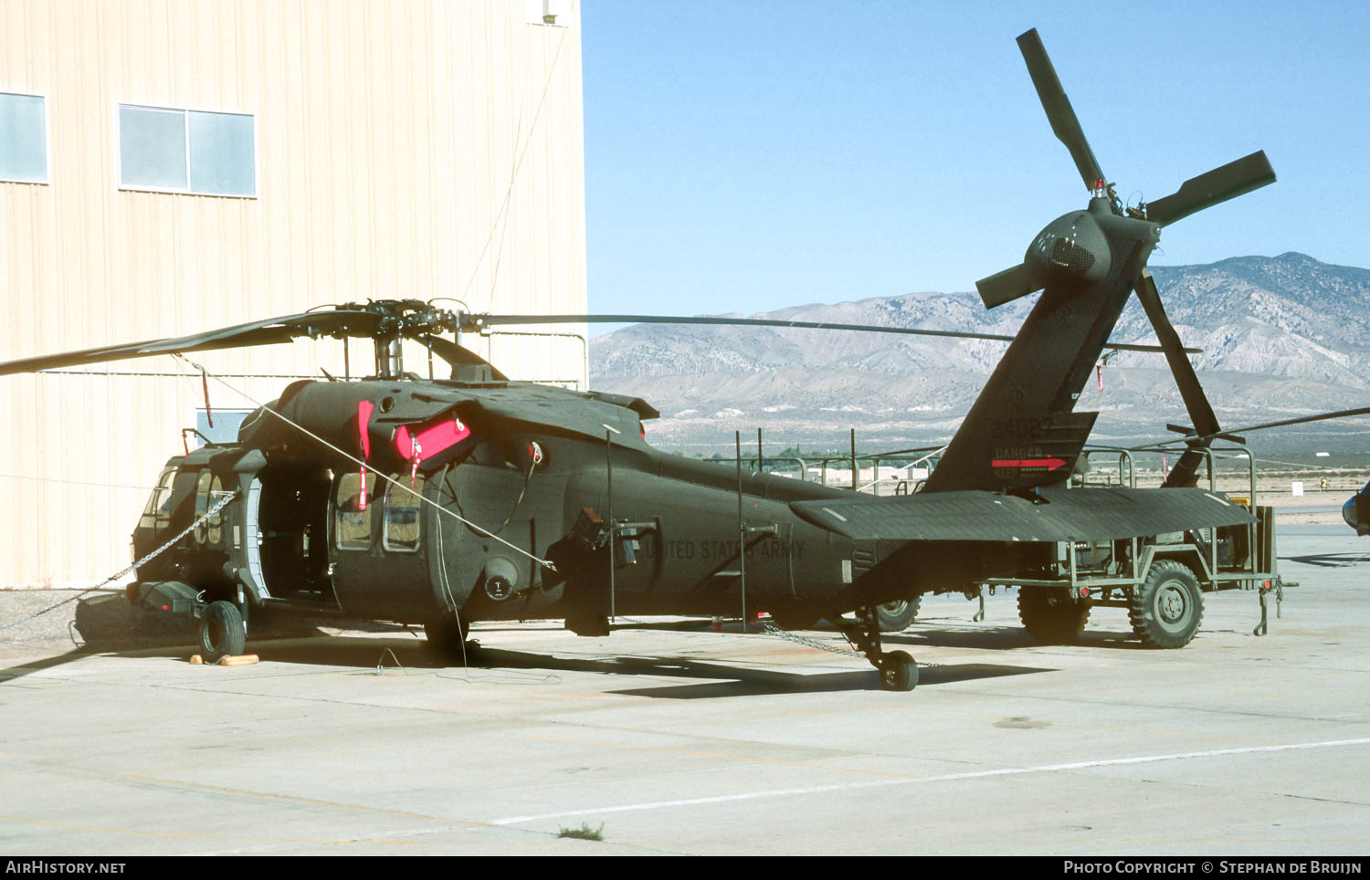 Aircraft Photo of 84-24027 / 24027 | Sikorsky EH-60A (S-70A) | USA - Army | AirHistory.net #783392