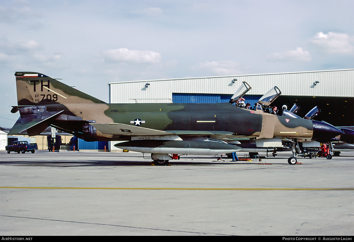 Aircraft Photo of 66-8709 / AF66-709 | McDonnell F-4D Phantom II | USA - Air Force | AirHistory.net #783428