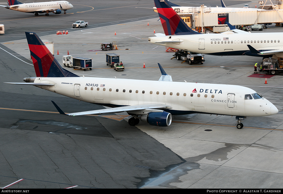 Aircraft Photo of N245JQ | Embraer 175LR (ERJ-170-200LR) | Delta Connection | AirHistory.net #783436