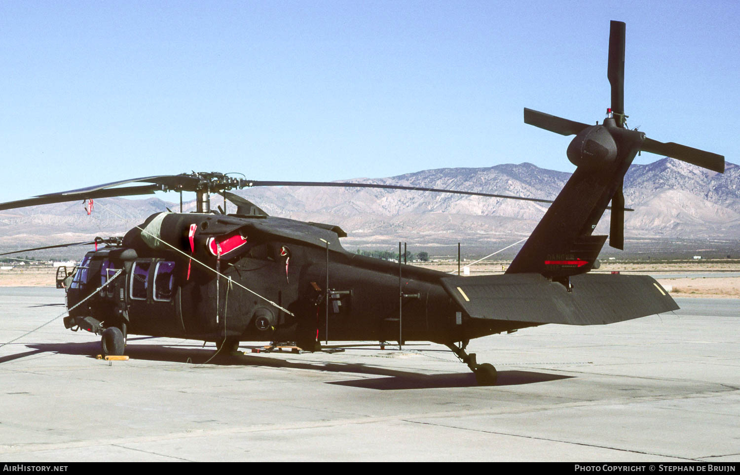 Aircraft Photo of 86-24562 / 24562 | Sikorsky EH-60A (S-70A) | USA - Army | AirHistory.net #783474