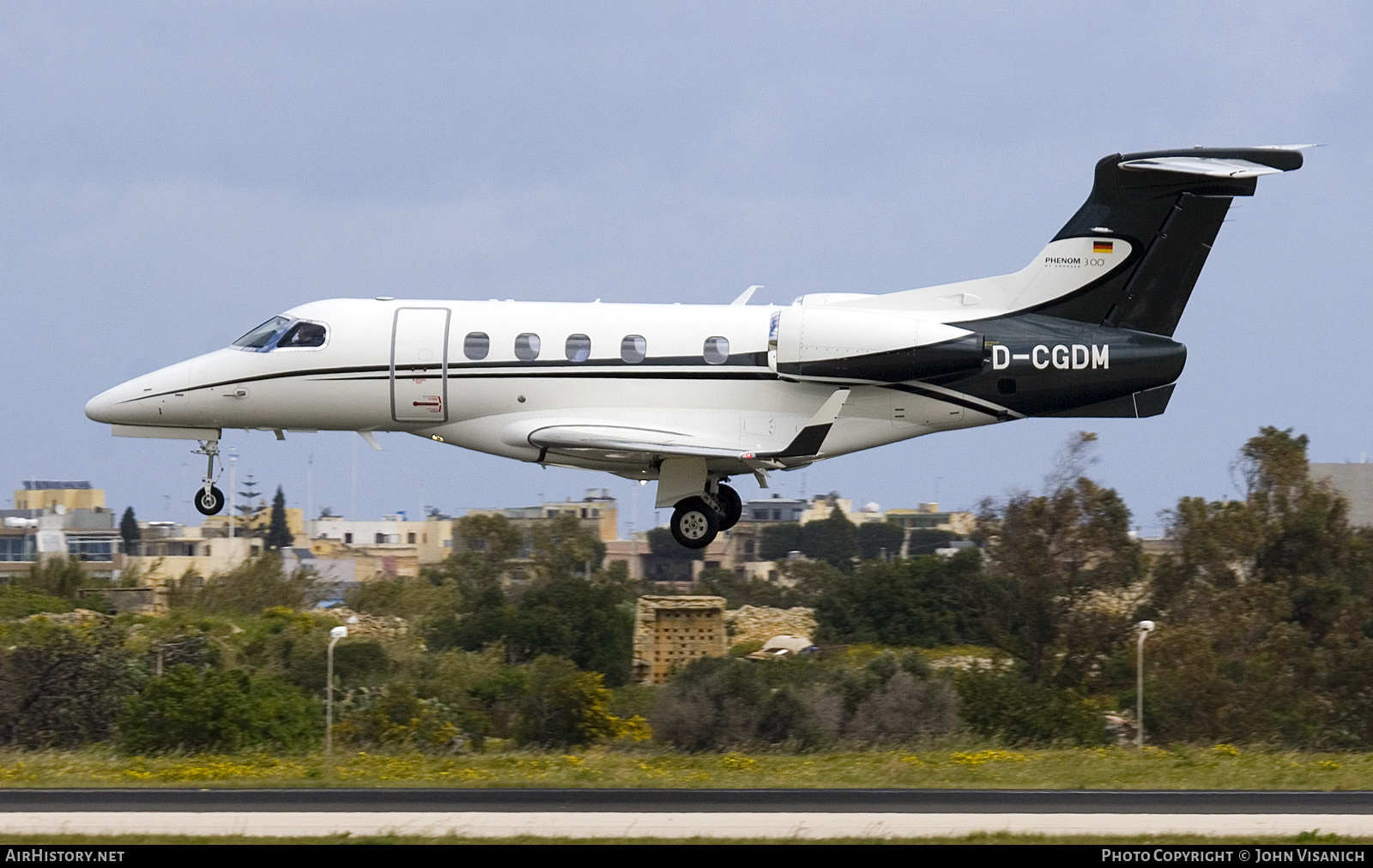 Aircraft Photo of D-CGDM | Embraer EMB-505 Phenom 300 | AirHistory.net #783600