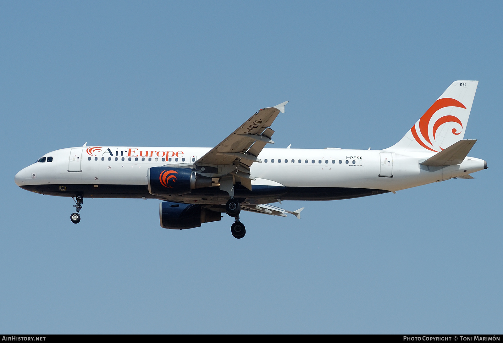 Aircraft Photo of I-PEKG | Airbus A320-214 | Air Europe | AirHistory.net #783619