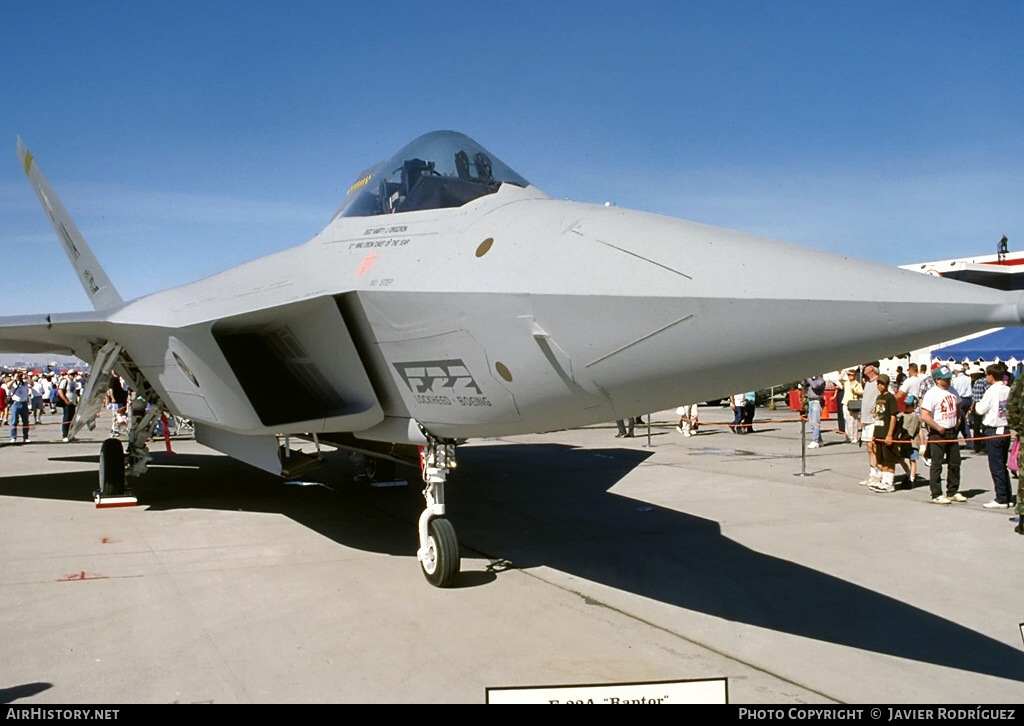 Aircraft Photo of 87-0700 / 86022 | Lockheed YF-22A Raptor (L-645) | USA - Air Force | AirHistory.net #783974