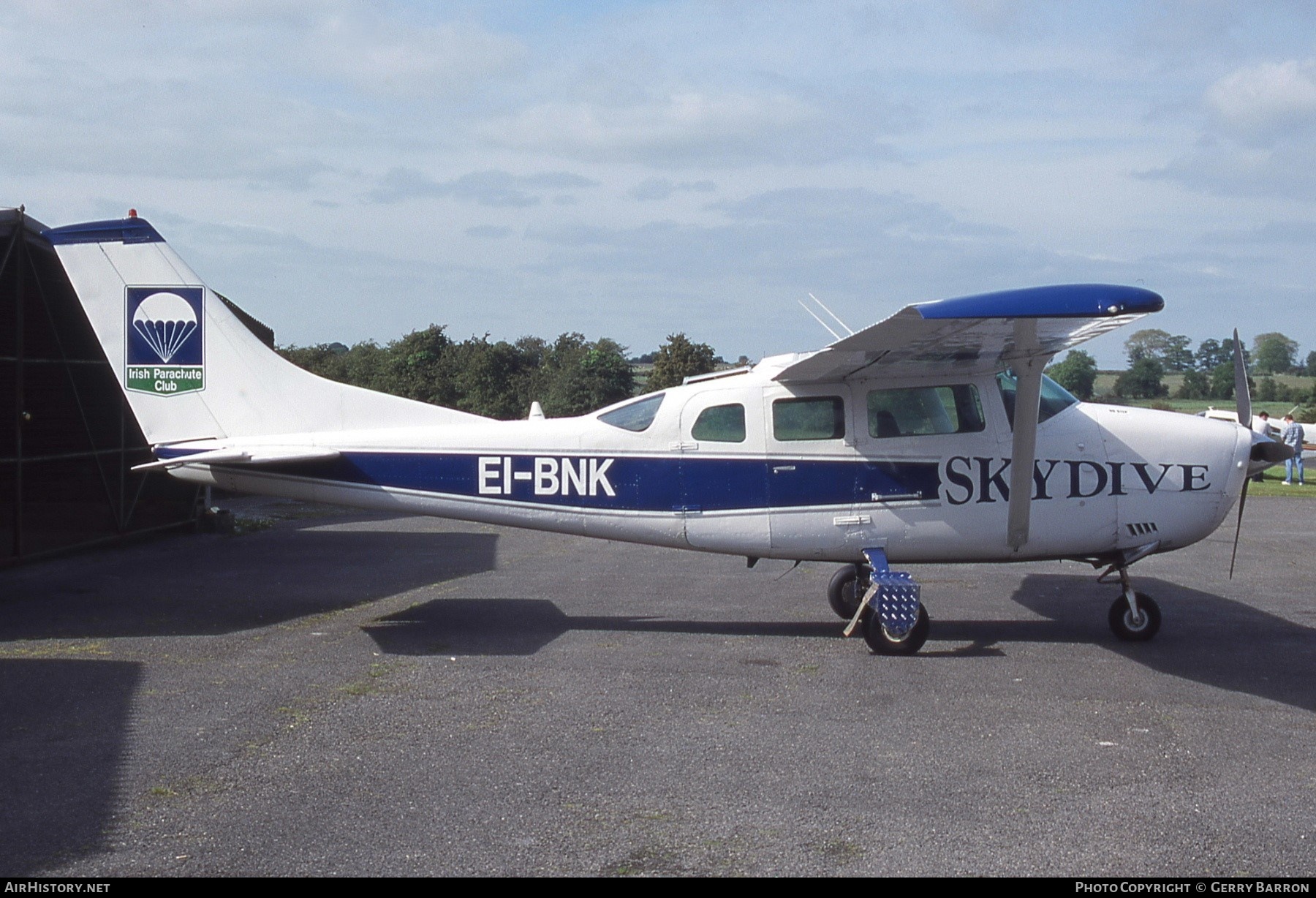 Aircraft Photo of EI-BNK | Cessna U206F Stationair | Irish Parachute Club | AirHistory.net #783995