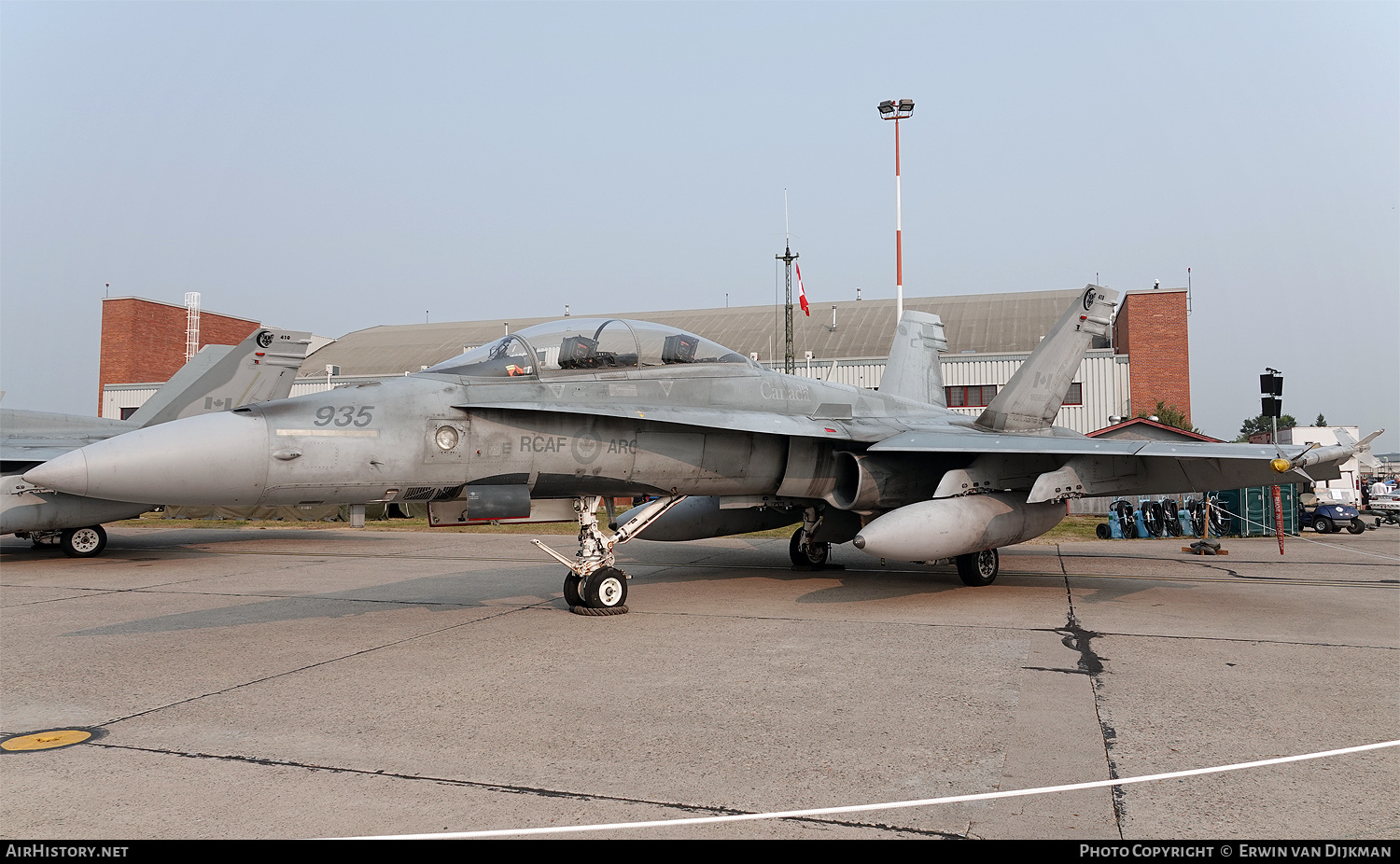 Aircraft Photo of 188935 | McDonnell Douglas CF-188B Hornet | Canada - Air Force | AirHistory.net #784030