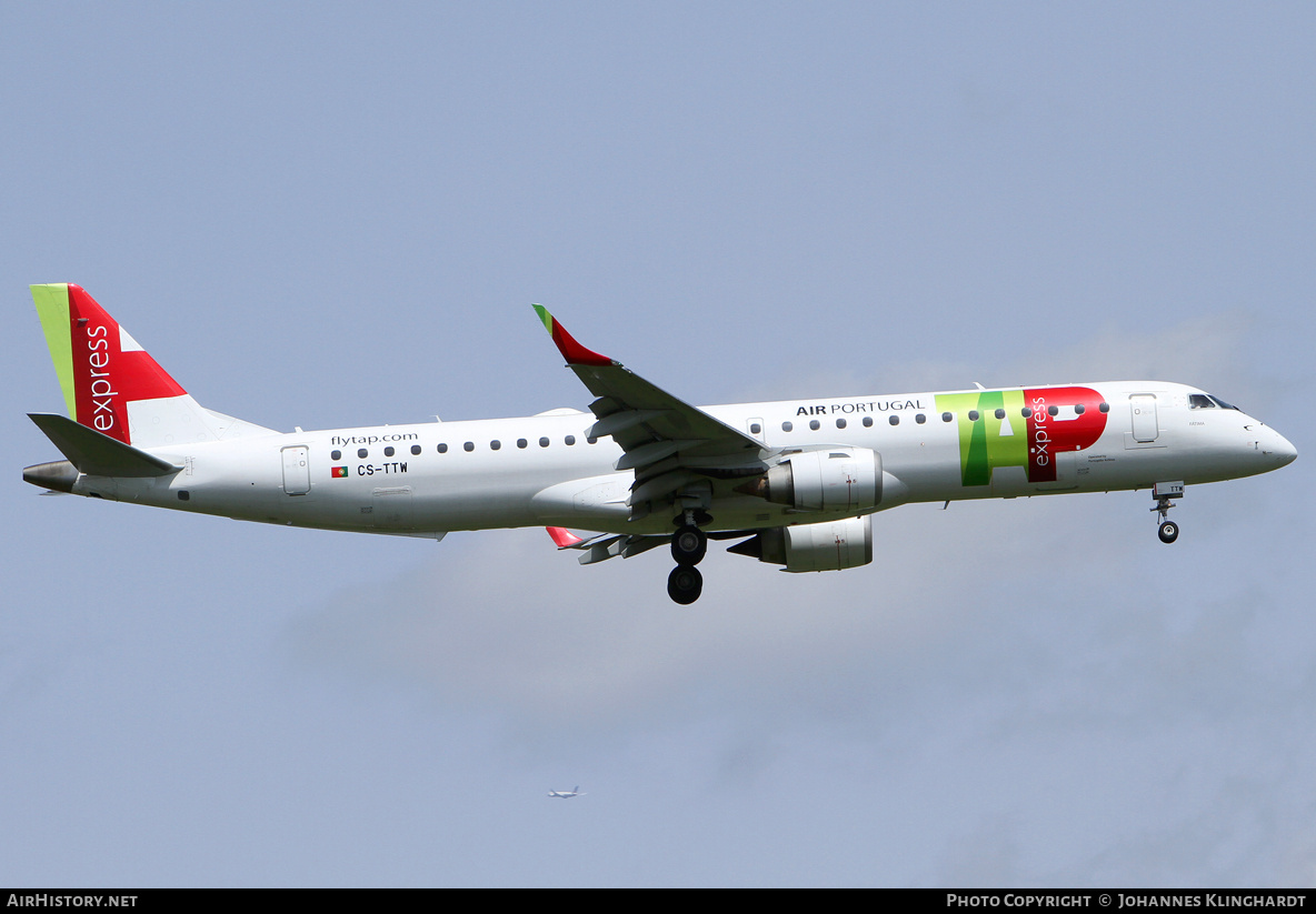 Aircraft Photo of CS-TTW | Embraer 195AR (ERJ-190-200IGW) | TAP Air Portugal Express | AirHistory.net #784062