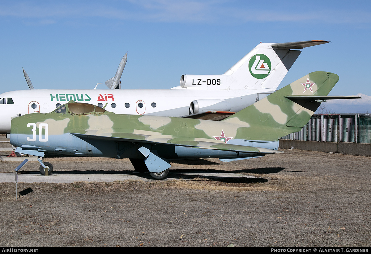 Aircraft Photo of 30 | PZL-Mielec Lim-5R | Bulgaria - Air Force | AirHistory.net #784078