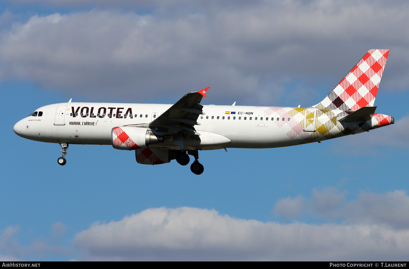 Aircraft Photo of EC-NQN | Airbus A320-214 | Volotea | AirHistory.net #784400