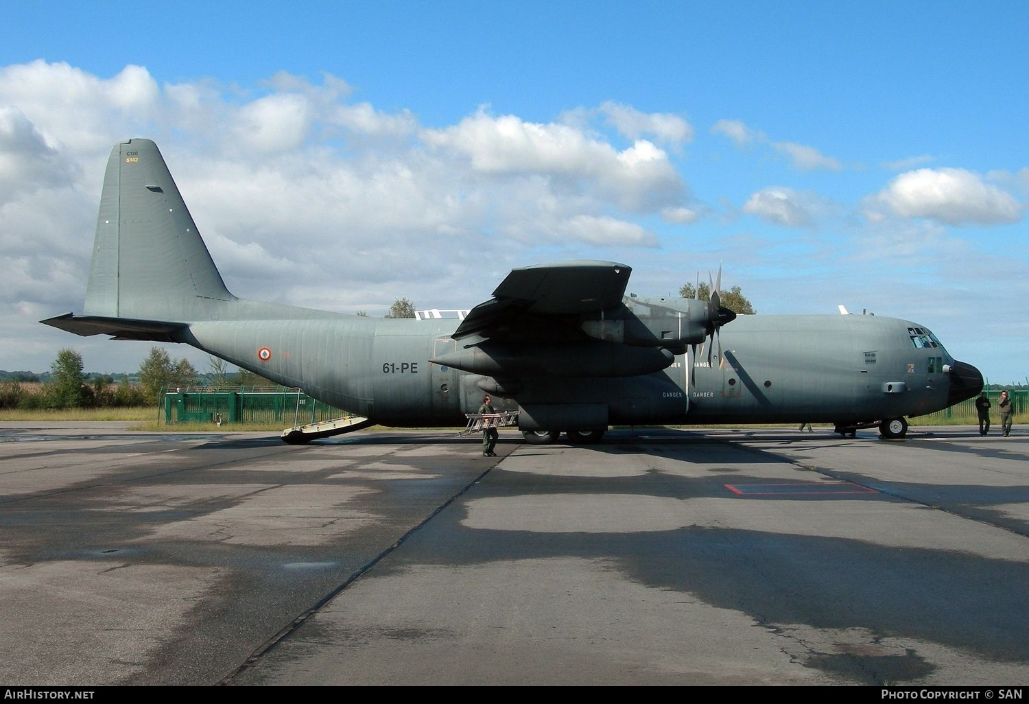 Aircraft Photo of 5142 | Lockheed C-130H-30 Hercules (L-382) | France - Air Force | AirHistory.net #784457