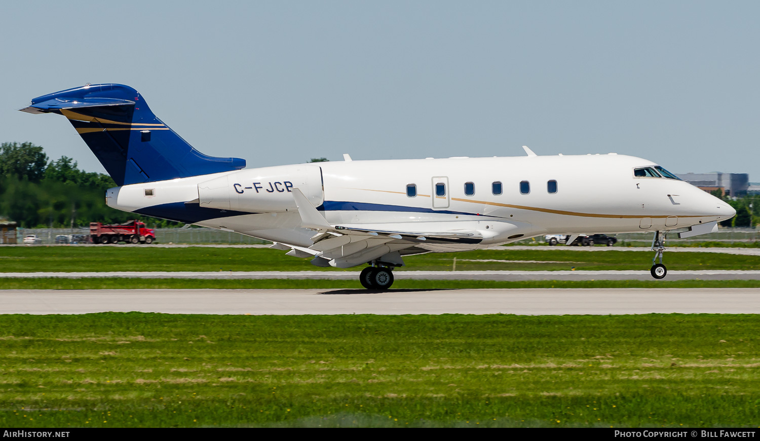 Aircraft Photo of C-FJCB | Bombardier Challenger 300 (BD-100-1A10) | AirHistory.net #784579