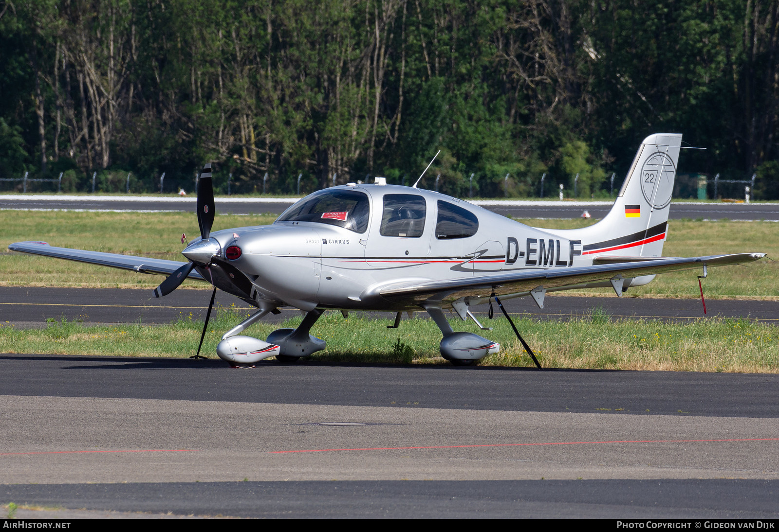 Aircraft Photo of D-EMLF | Cirrus SR-22T G3 | AirHistory.net #784641