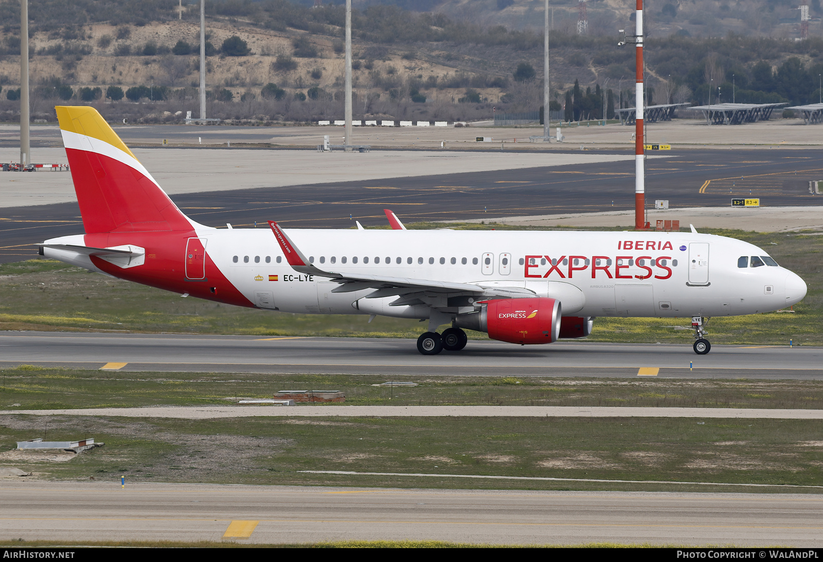 Aircraft Photo of EC-LYE | Airbus A320-216 | Iberia Express | AirHistory.net #784867