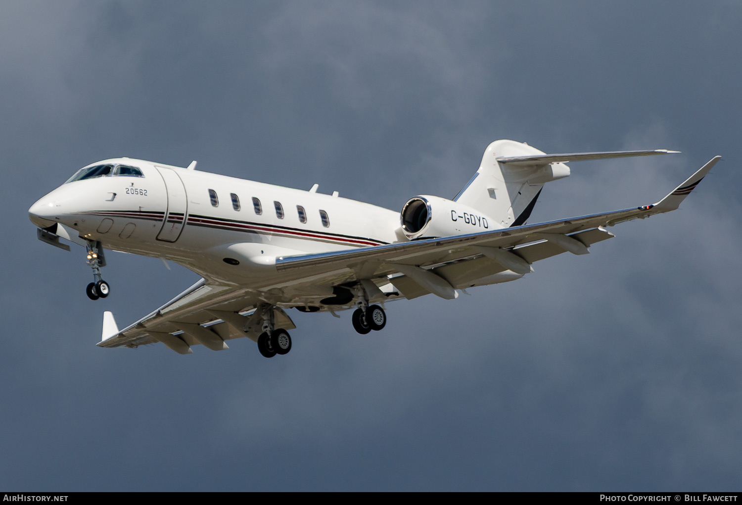 Aircraft Photo of C-GOYO | Bombardier Challenger 350 (BD-100-1A10) | AirHistory.net #784948