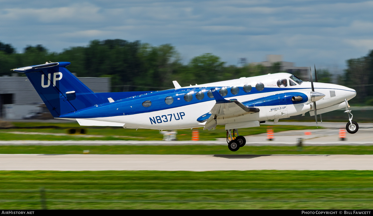 Aircraft Photo of N837UP | Beechcraft 350i King Air (B300) | Wheels Up | AirHistory.net #785018