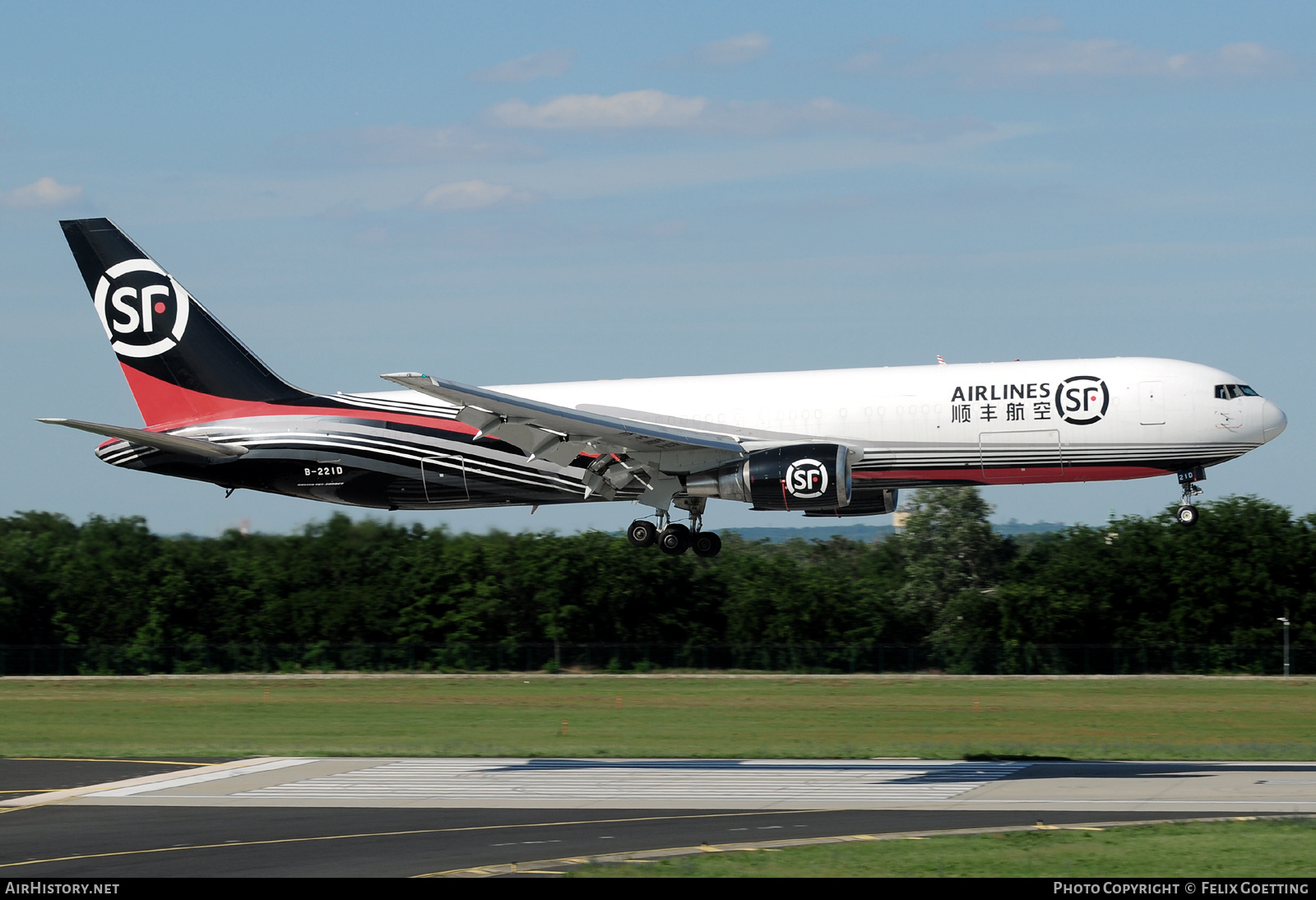 Aircraft Photo of B-221D | Boeing 767-375/ER(BCF) | SF Airlines | AirHistory.net #785180