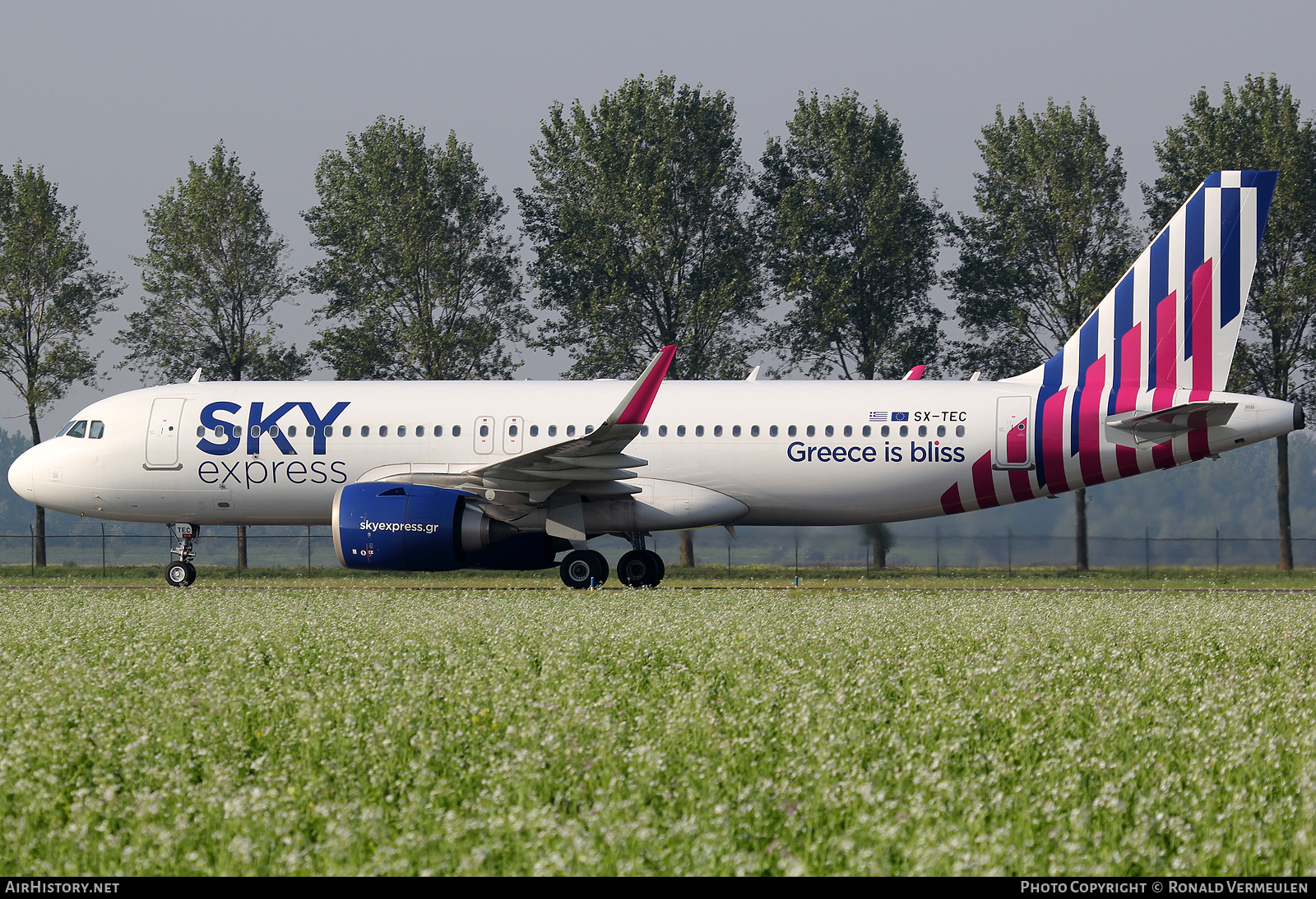 Aircraft Photo of SX-TEC | Airbus A320-251N | Sky Express | AirHistory.net #785506