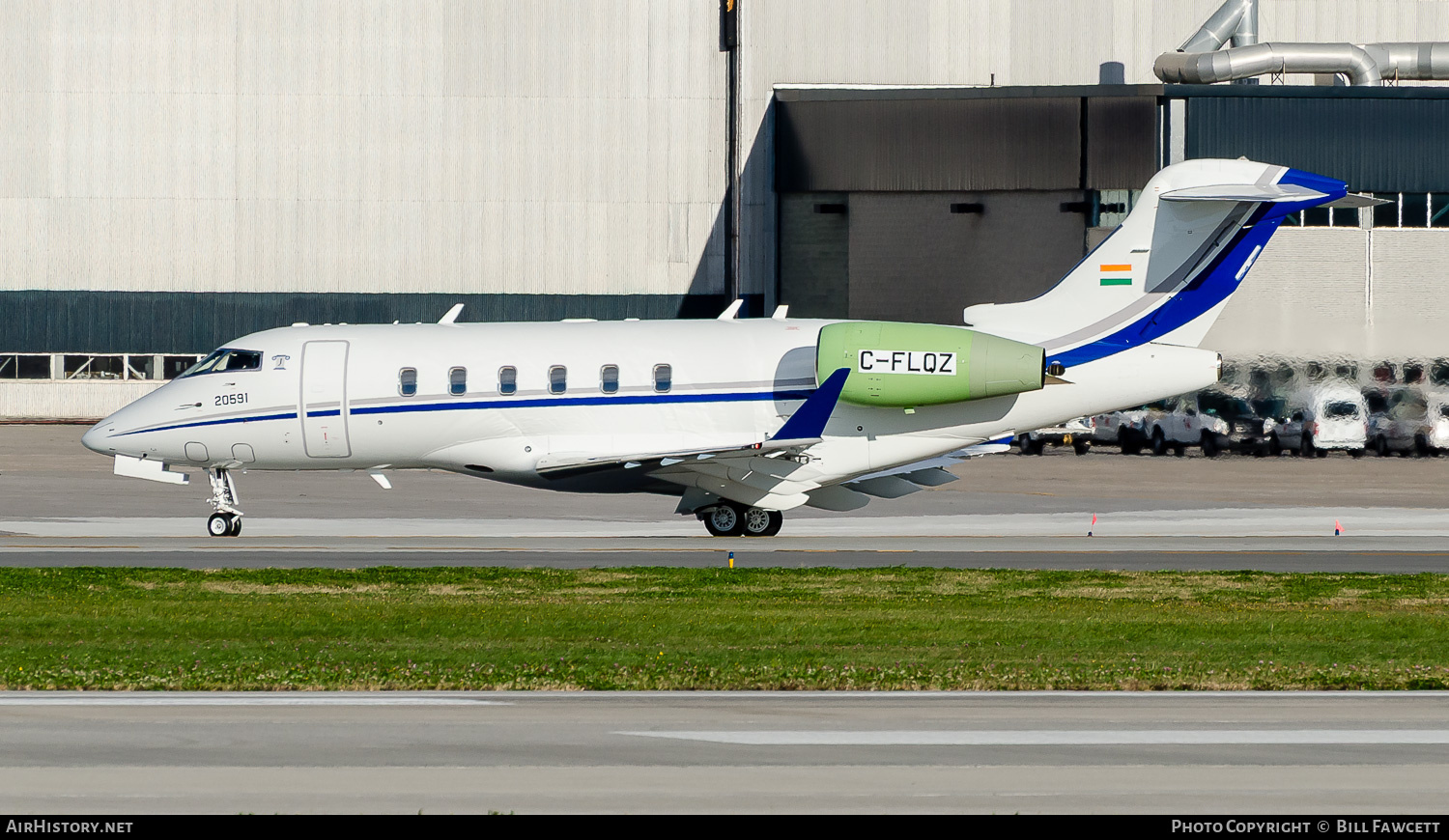 Aircraft Photo of C-FLQZ | Bombardier Challenger 350 (BD-100-1A10) | AirHistory.net #785534