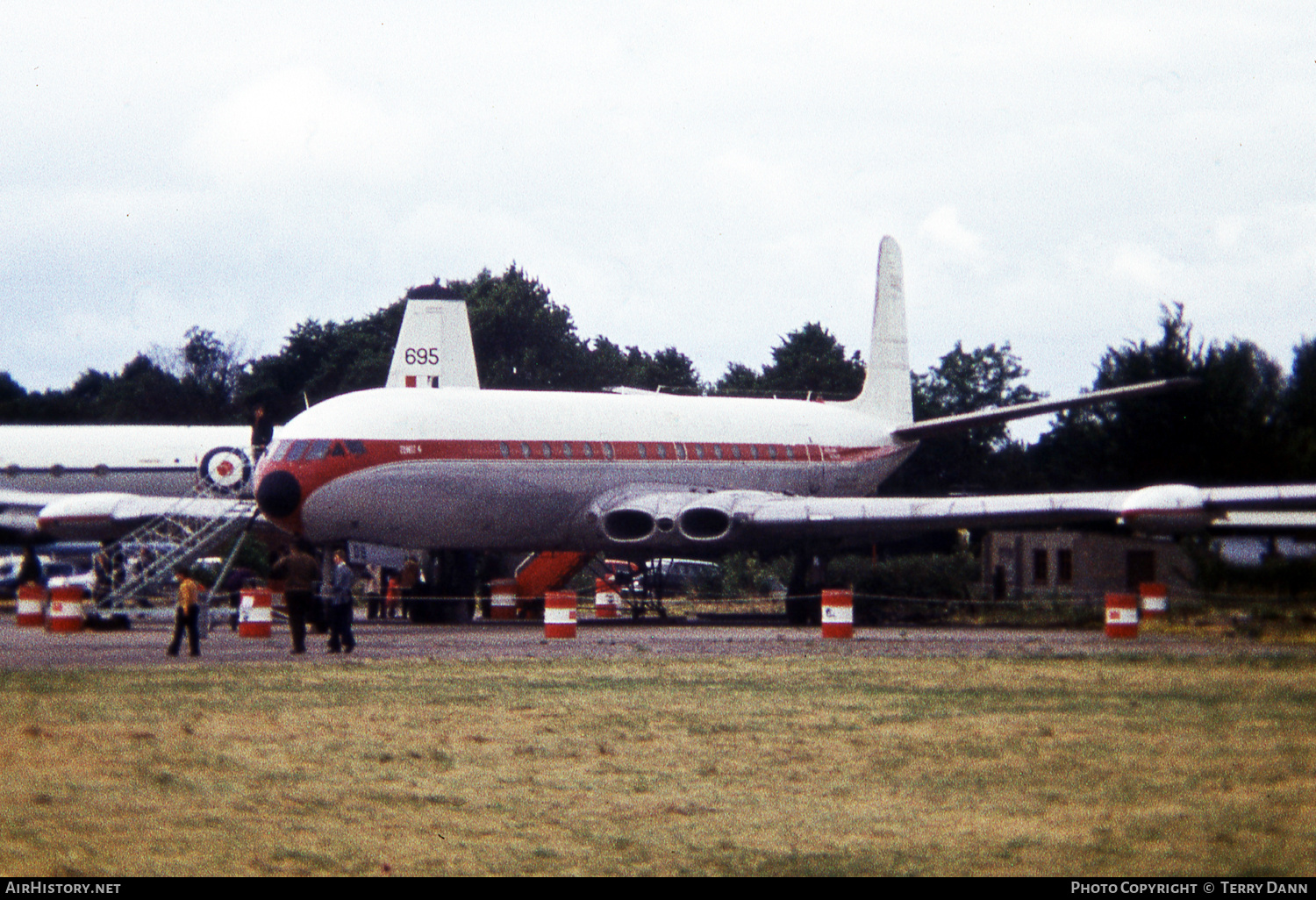 Aircraft Photo of G-APDB | De Havilland D.H. 106 Comet 4 | Dan-Air London | AirHistory.net #785612