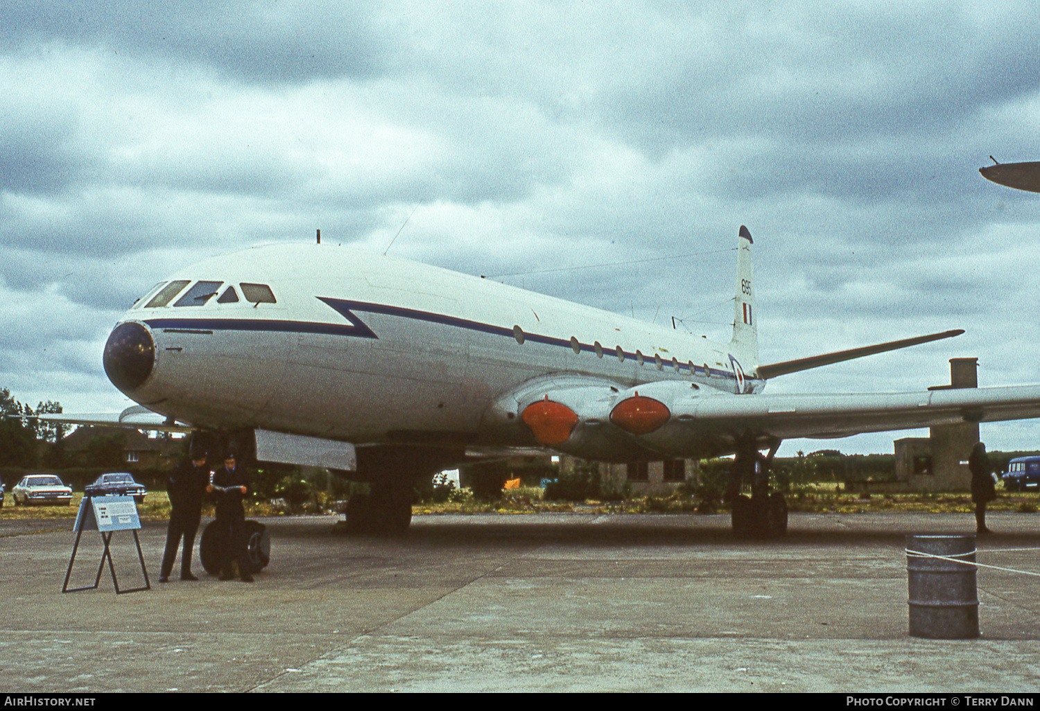 Aircraft Photo of XK695 | De Havilland D.H. 106 Comet R.2 | UK - Air Force | AirHistory.net #785752